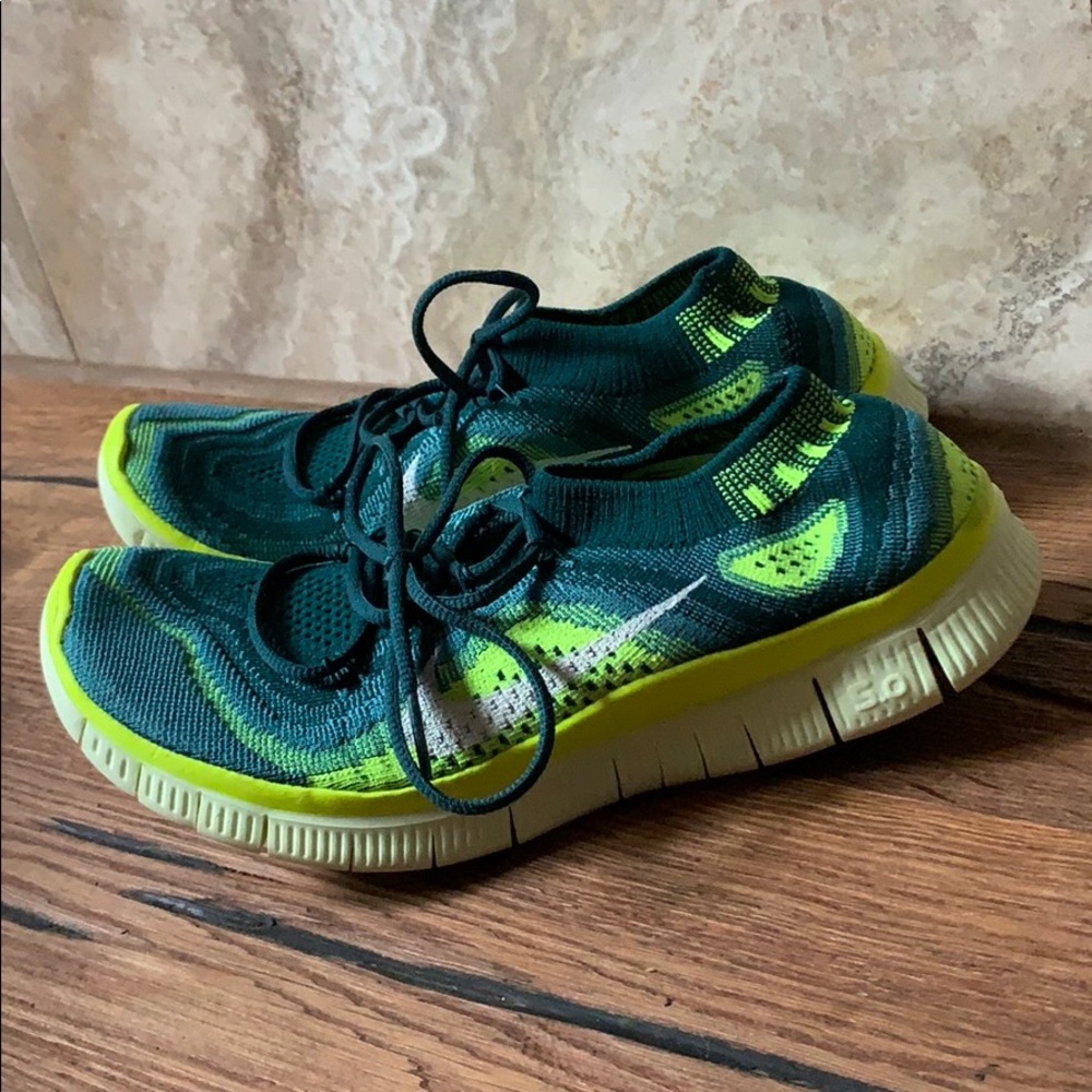 NIKE Free Flyknit